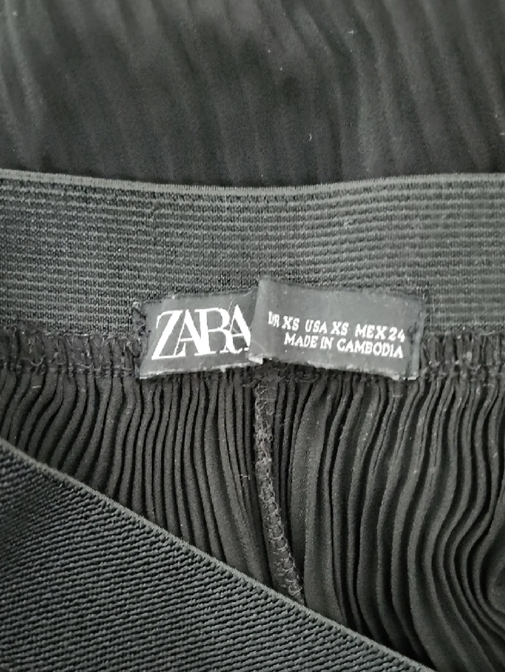 Zara Pleated Wide-Leg Palazzo Pants - Picture 7 of 9